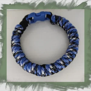 Bracelet macramé bleu, blanc, noir