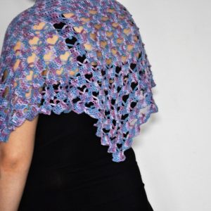 Châle motif cœur violet