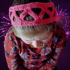 Bandeau rose triangles acrylique